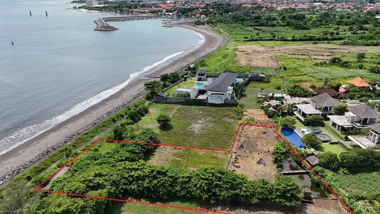 Tanah lost pantai padang galak sanur