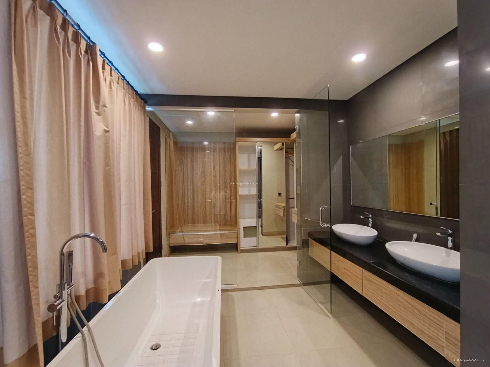 Villa gunung salak kerobokan