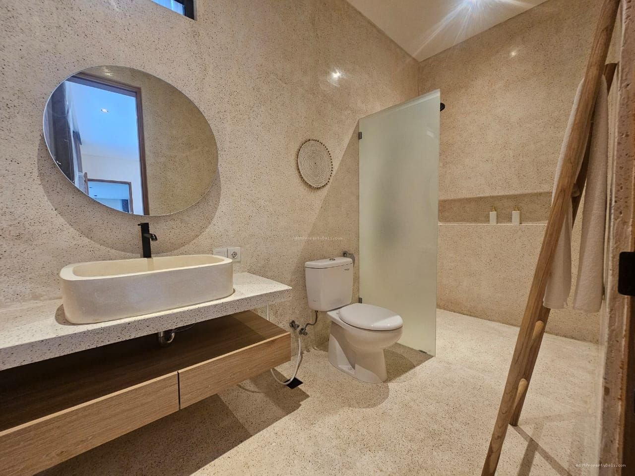 Brand New Villa Modern Mediteranian Semer Kerobokan Badung