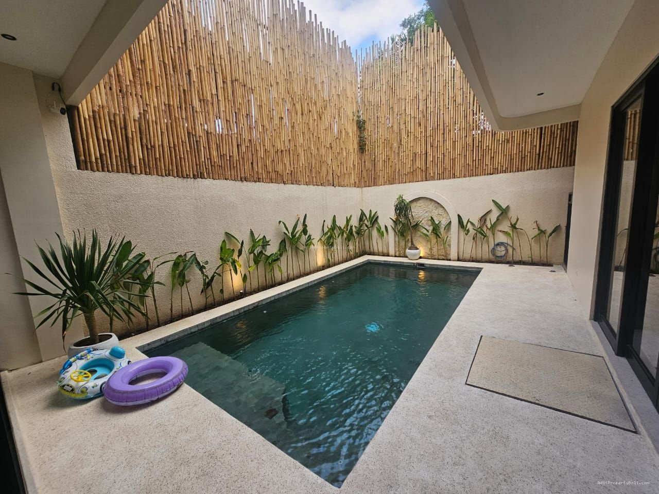 Brand New Villa Modern Mediteranian Semer Kerobokan Badung