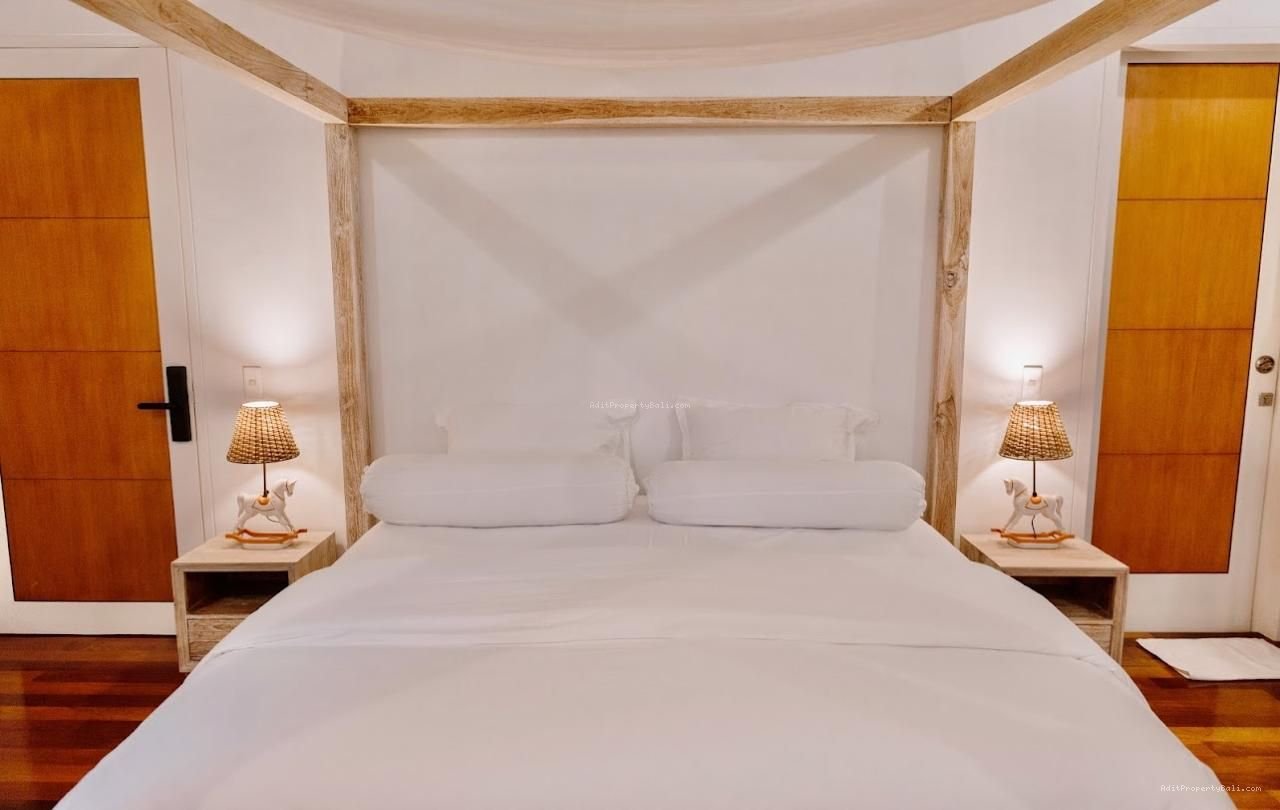 Villa Bumbak Kerobokan Badung