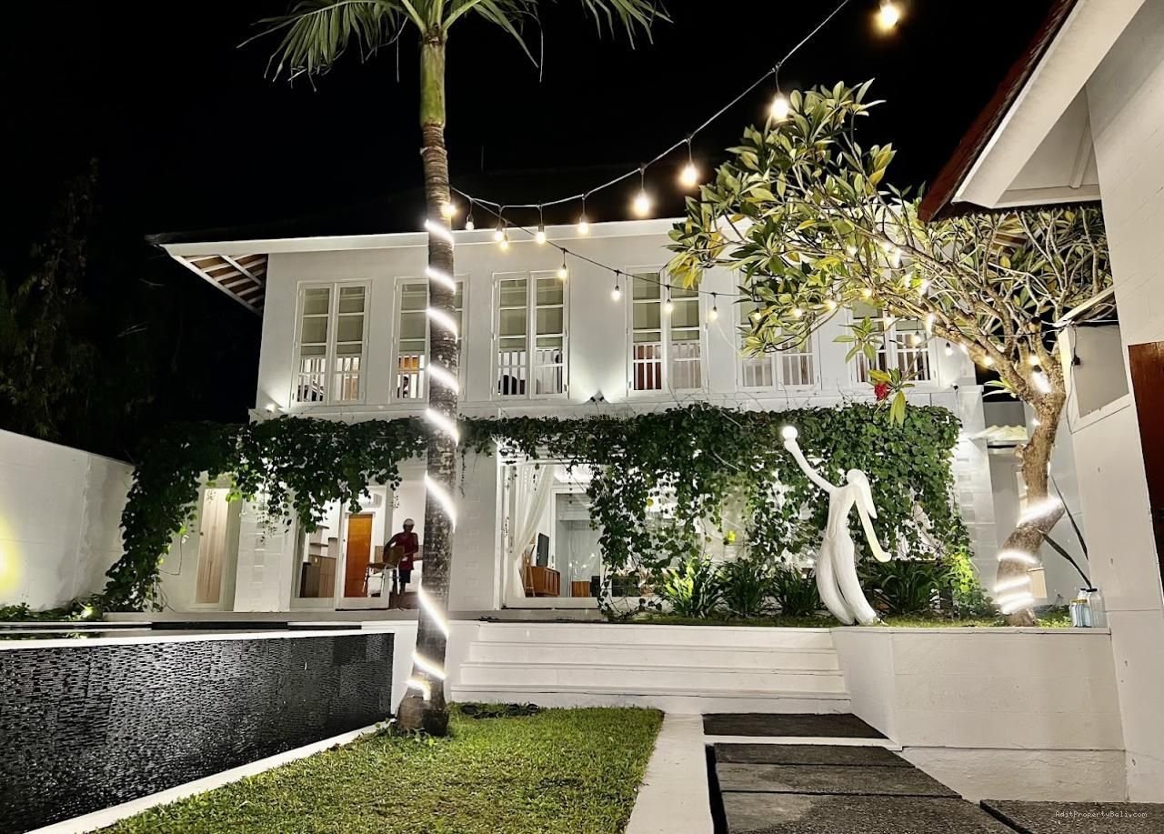 Villa Bumbak Kerobokan Badung