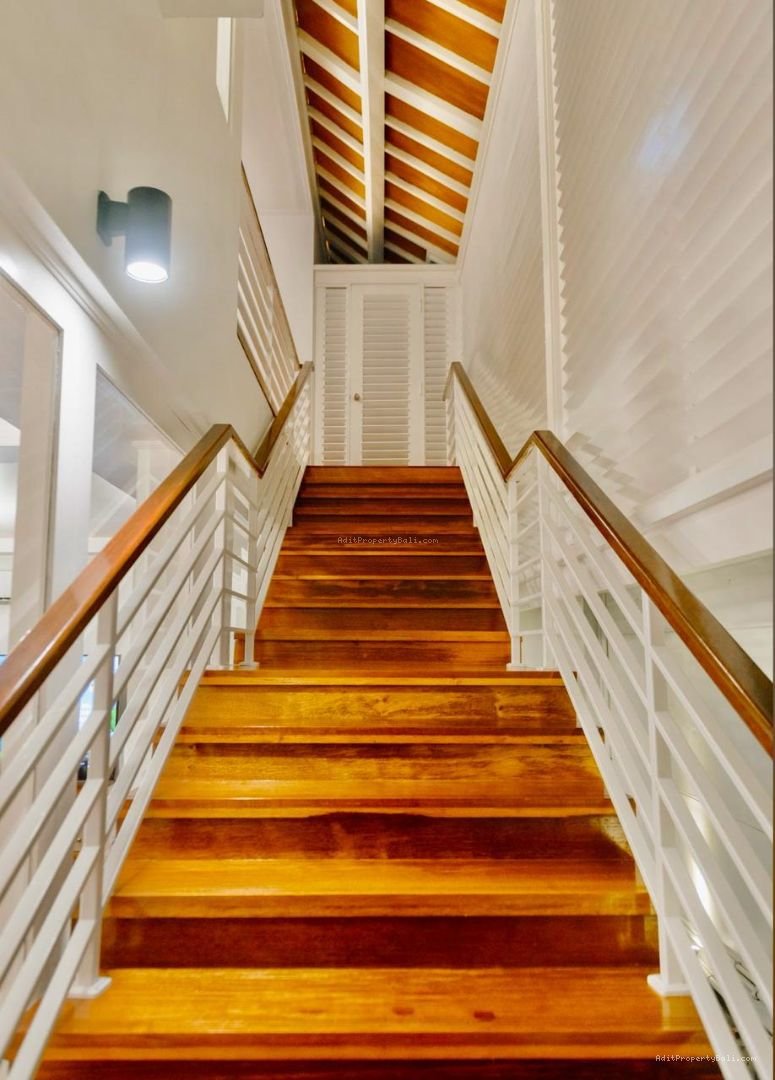 Villa Bumbak Kerobokan Badung