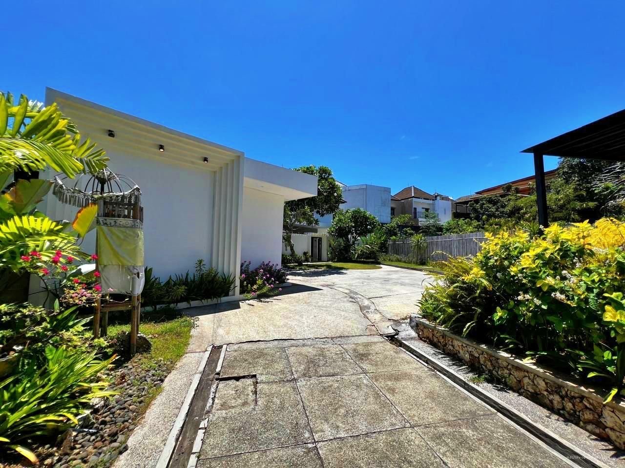 Tanah gedong sari taman mumbul nusa dua