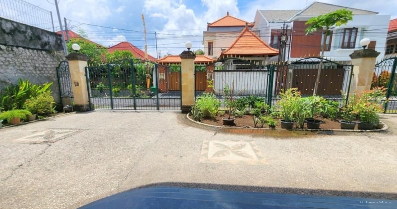 Rumah Tukad Ayung Renon Denpasar