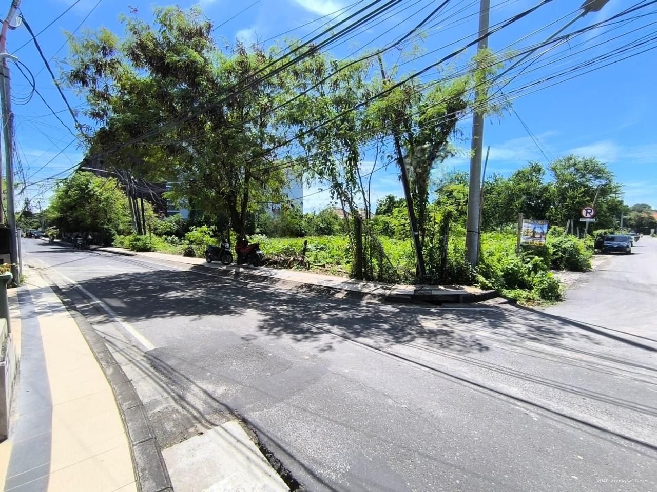 Tanah drupadi seminyak bali