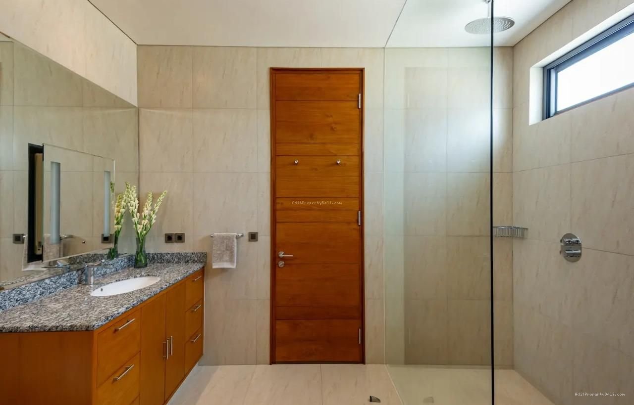 Villa modern kerobokan bali