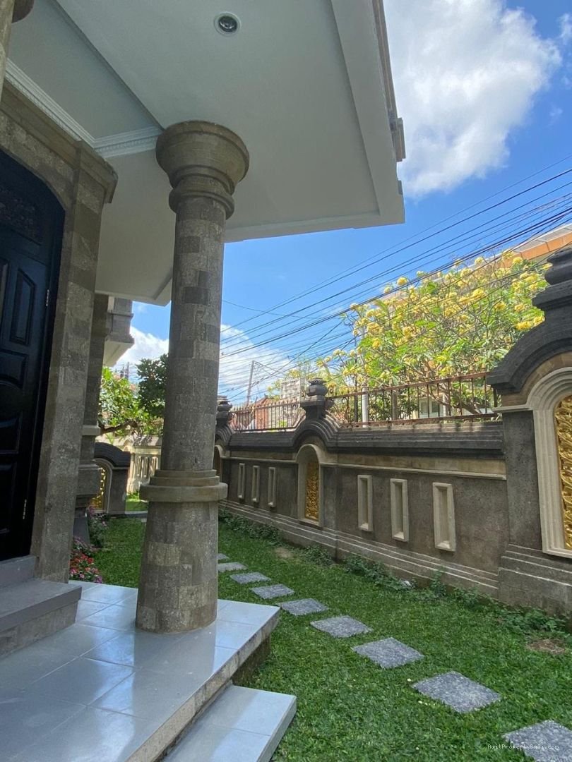 Rumah Moh yamin Renon