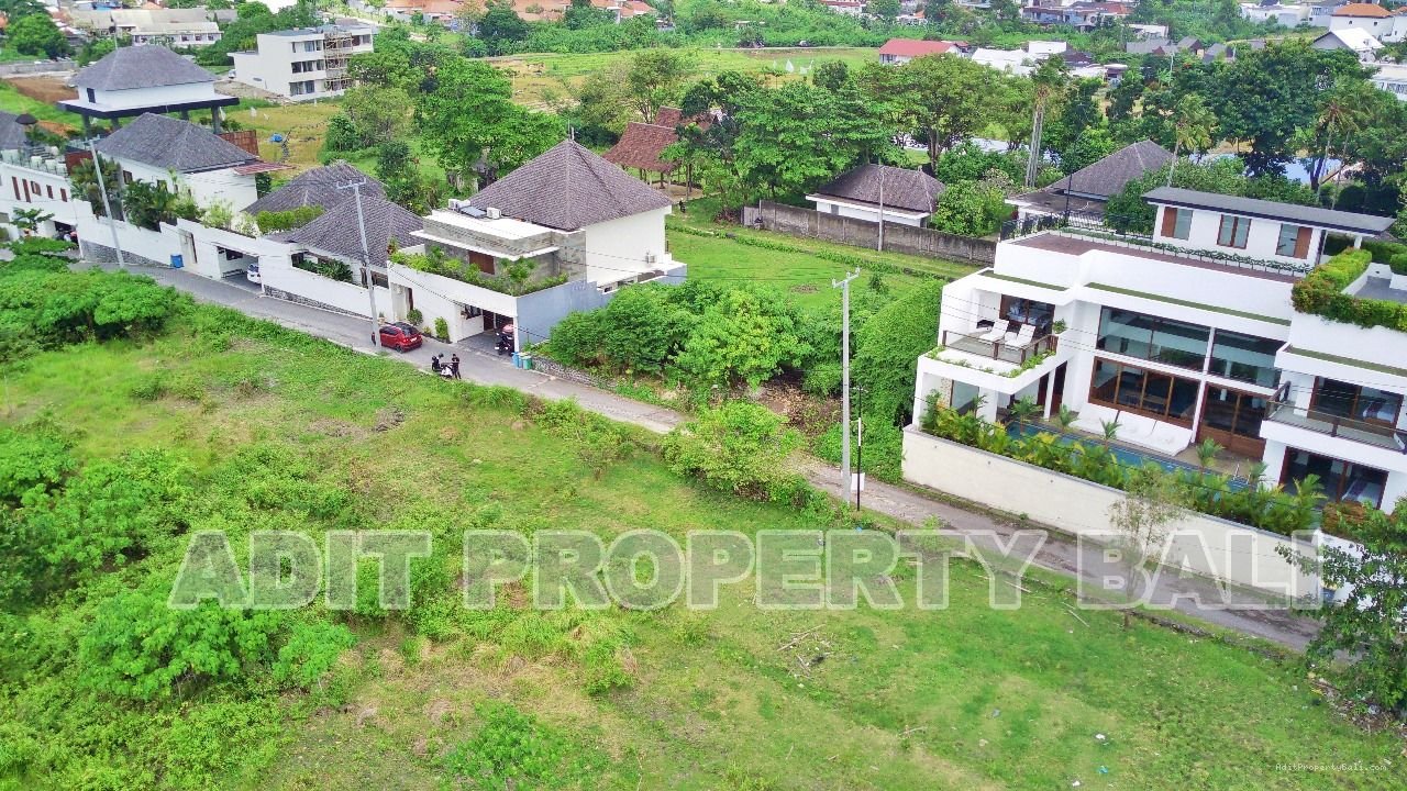 Tanah pantai batubolong canggu