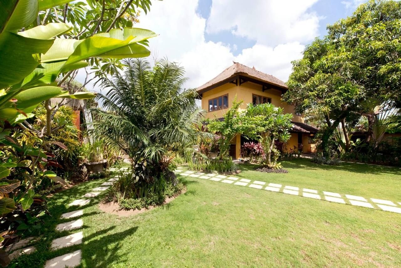 Villa berawa canggu bali