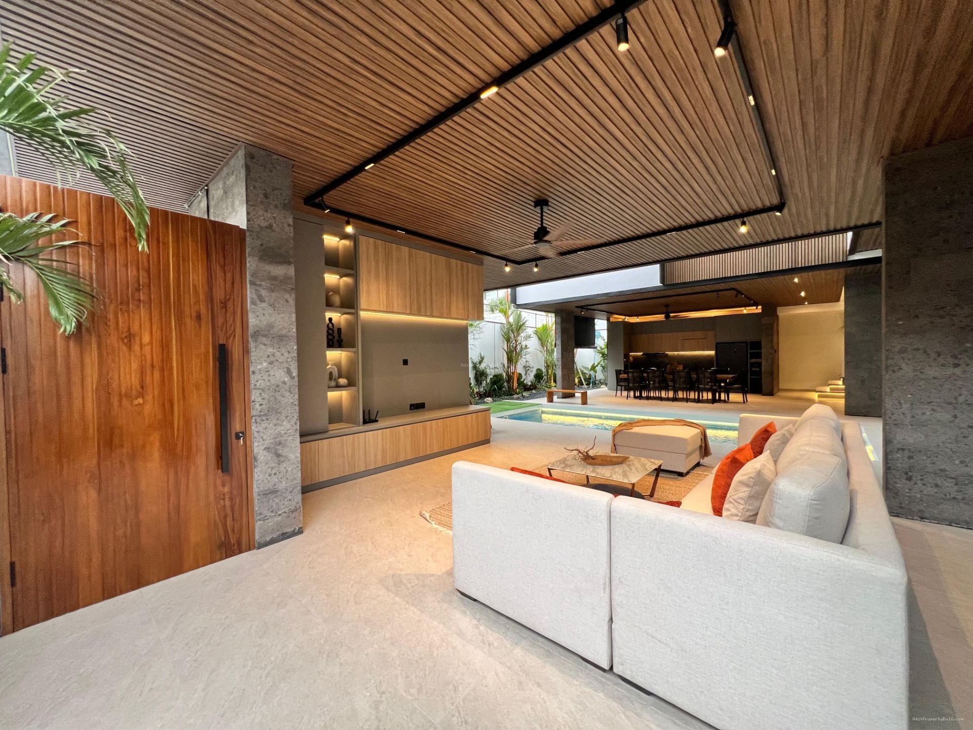 Brand New Villa Modern Tropical Berawa Canggu Badung