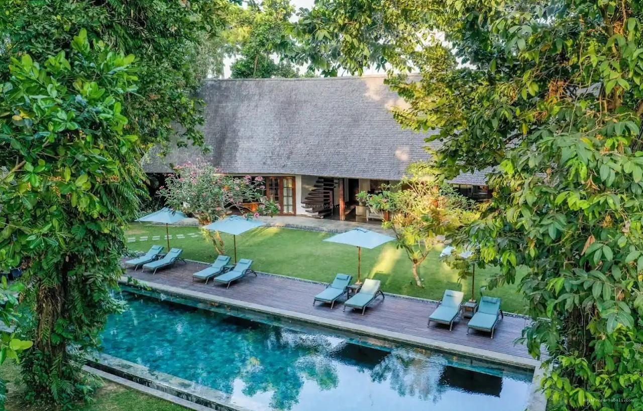 Villa raya canggu bali