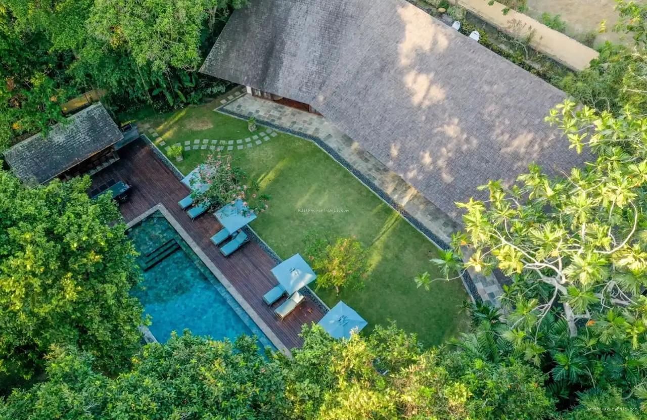 Villa raya canggu bali