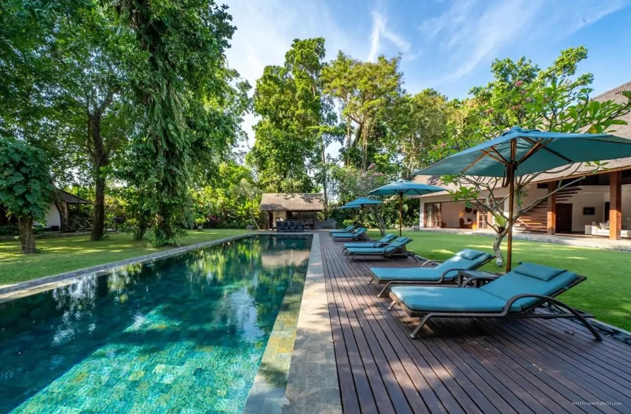 Villa raya canggu bali
