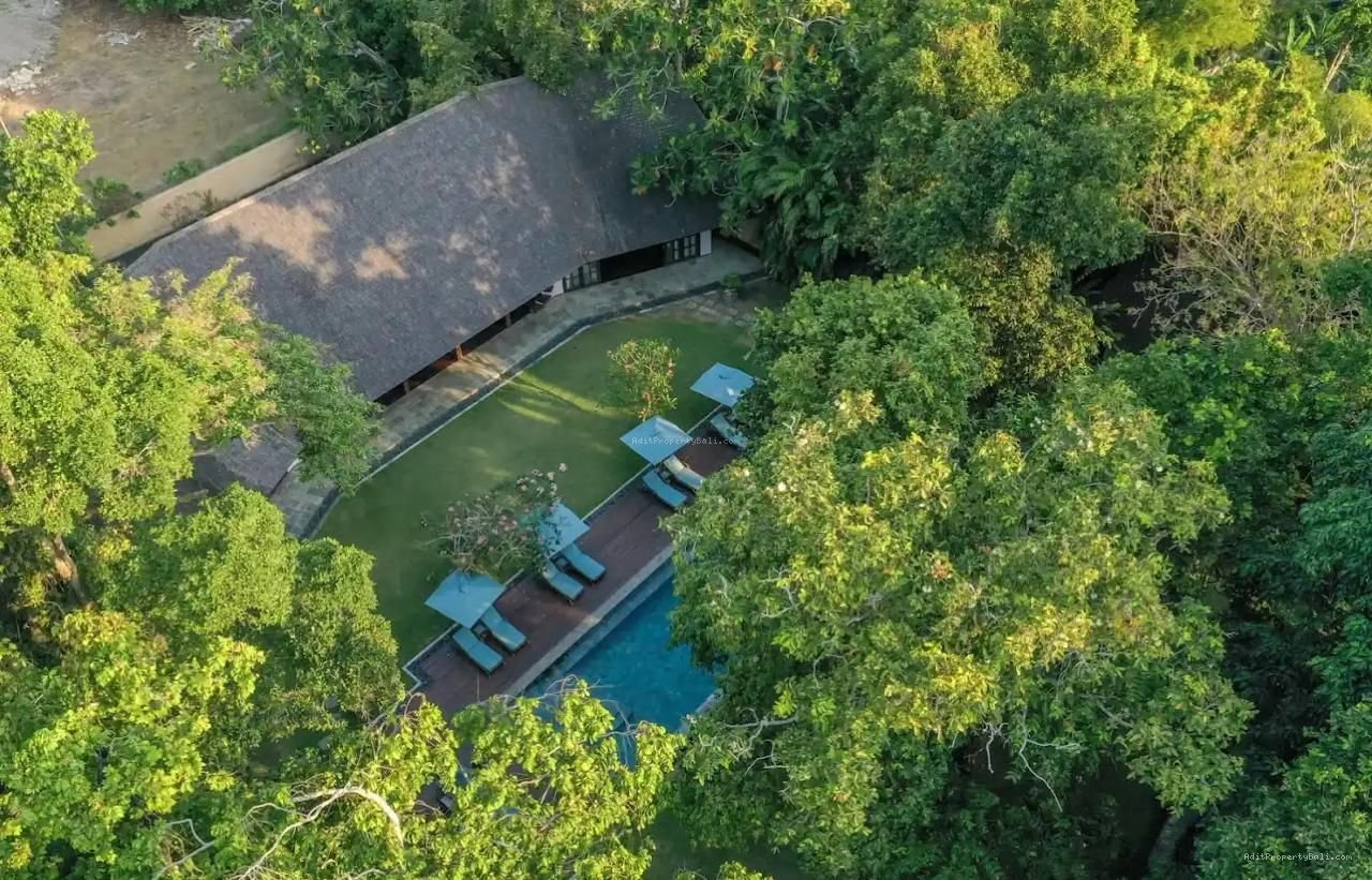 Villa raya canggu bali