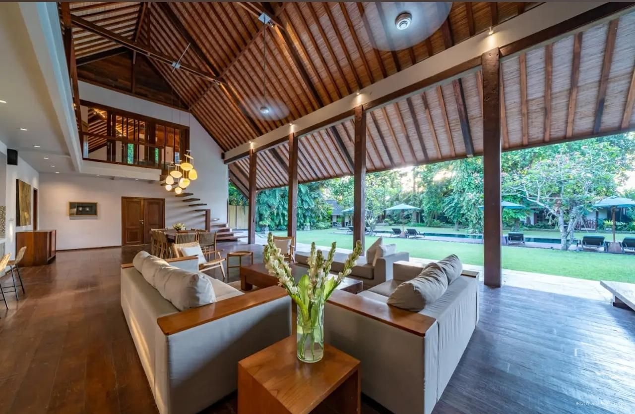 Villa raya canggu bali