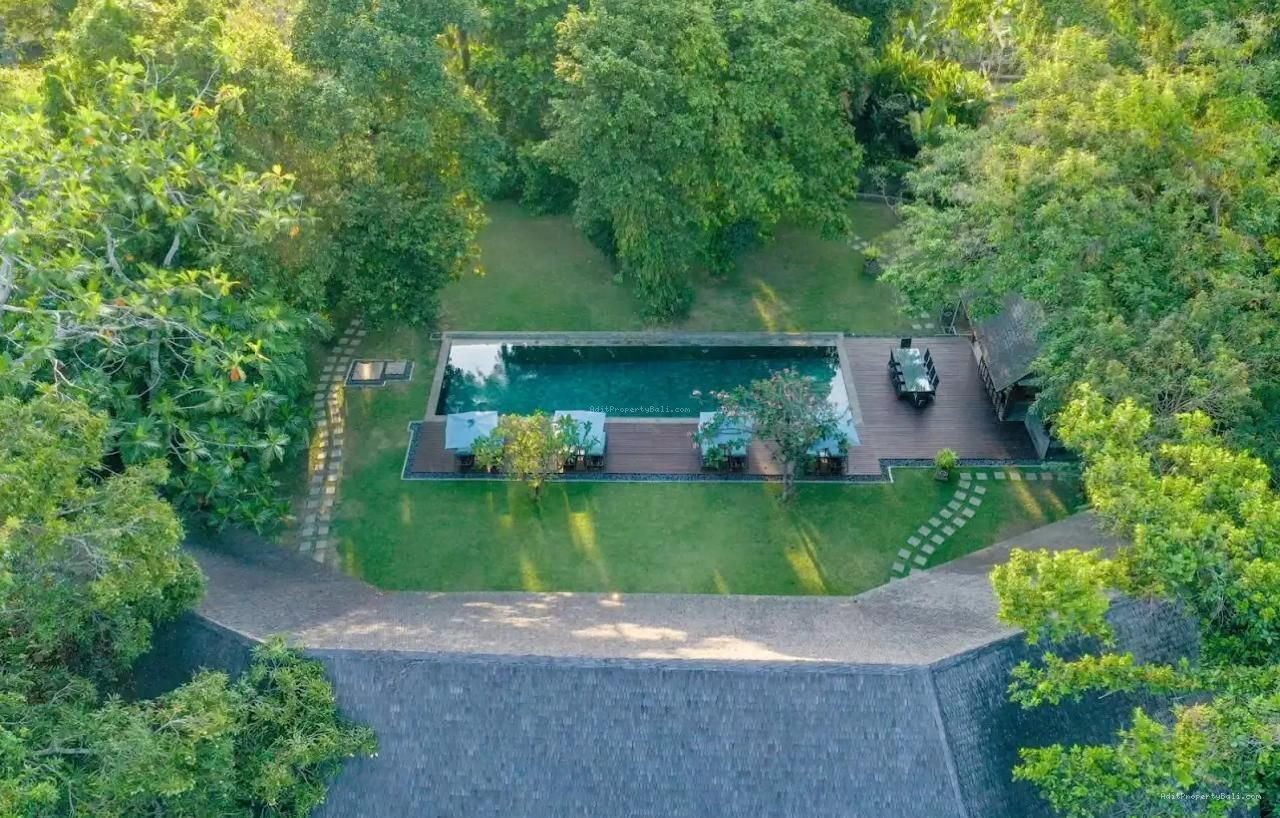 Villa raya canggu bali