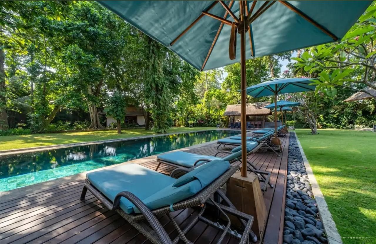Villa raya canggu bali