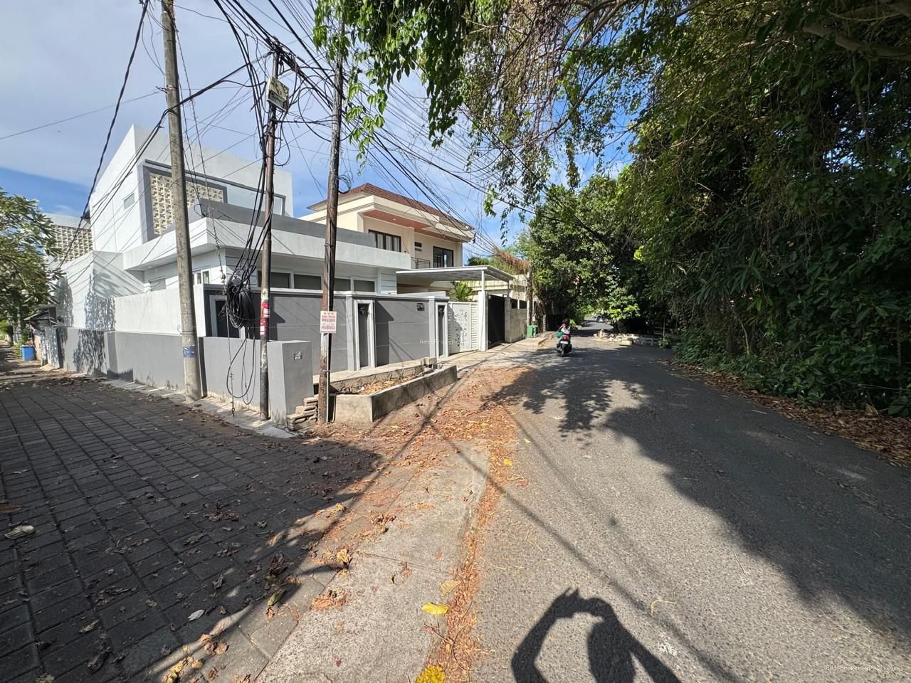 Tanah langka pantai mertasari sanur