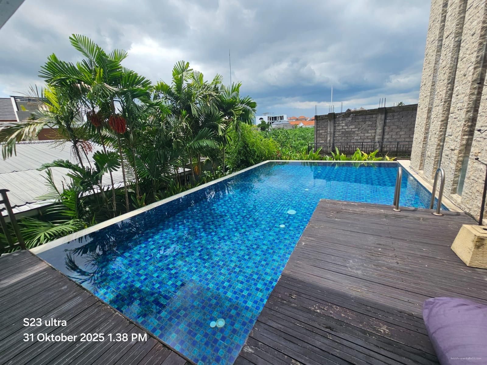 Villa tropical raya canggu badung bali