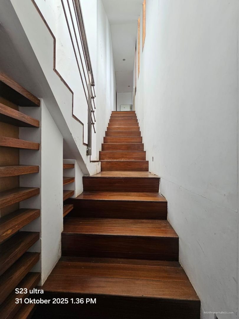 Villa tropical raya canggu badung bali