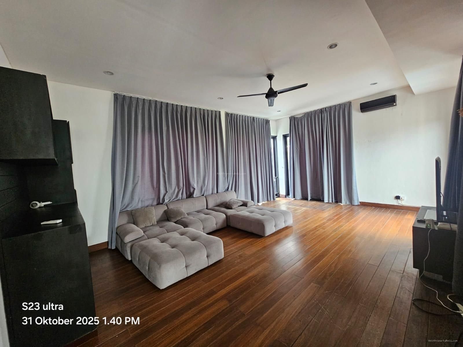 Villa tropical raya canggu badung bali