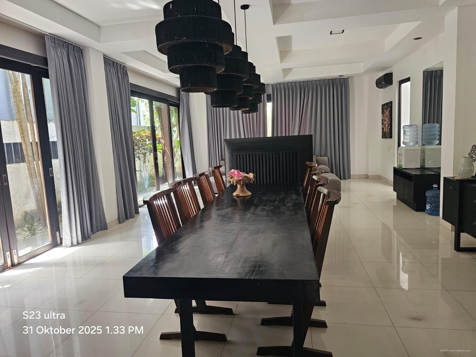 Villa tropical raya canggu badung bali