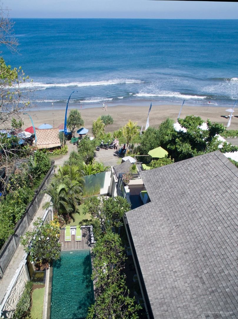 Villa beachfront Pantai batubelig seminyak