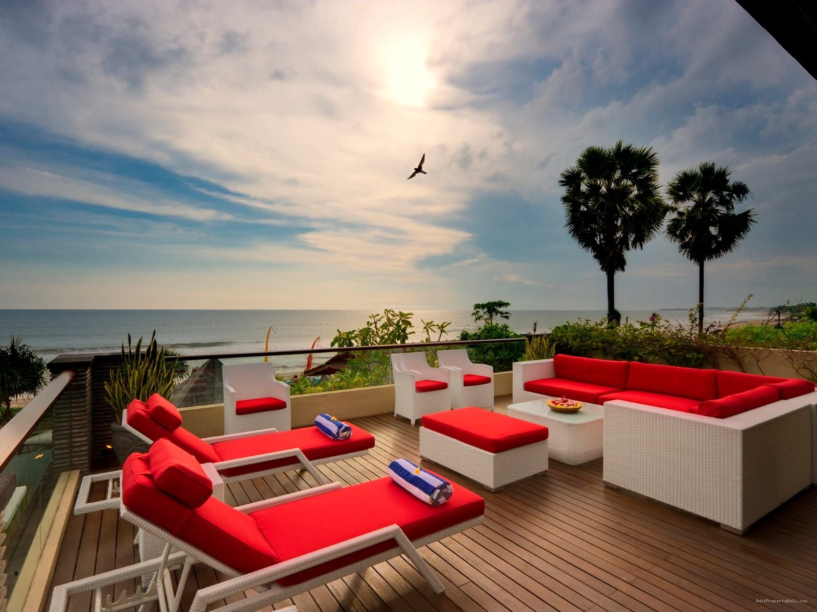 Villa beachfront Pantai batubelig seminyak