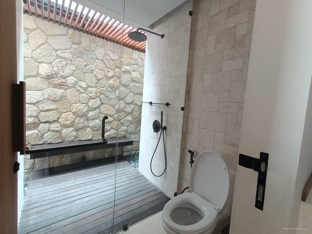 Villa modern tropical tumbak bayuh mengwi