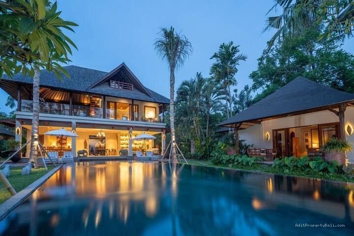 Villa mewah pantai cemagi bali