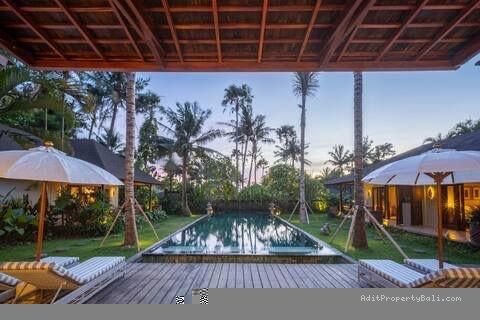 Villa mewah pantai cemagi bali