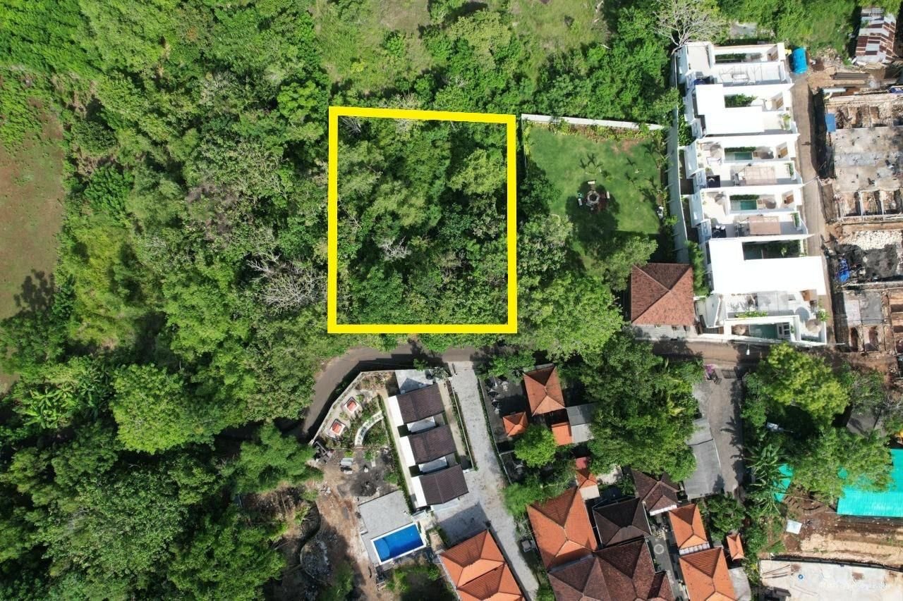 Tanah batu manik pecatu