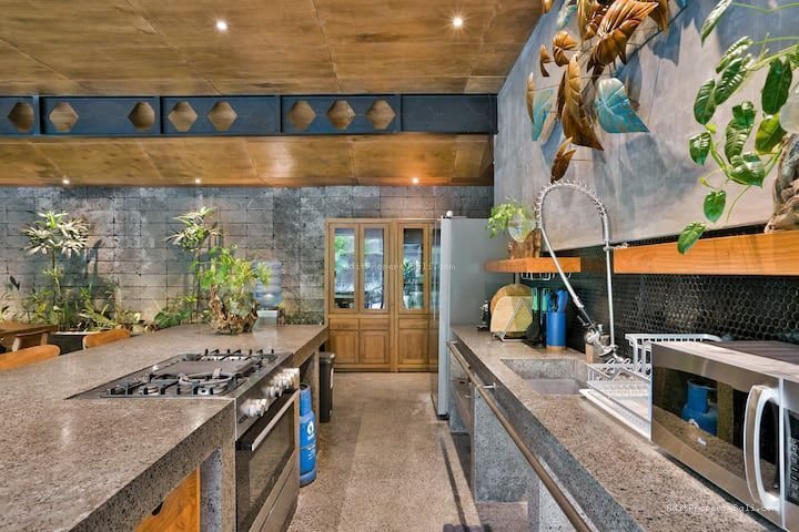 Villa modern pantai nelayan canggu