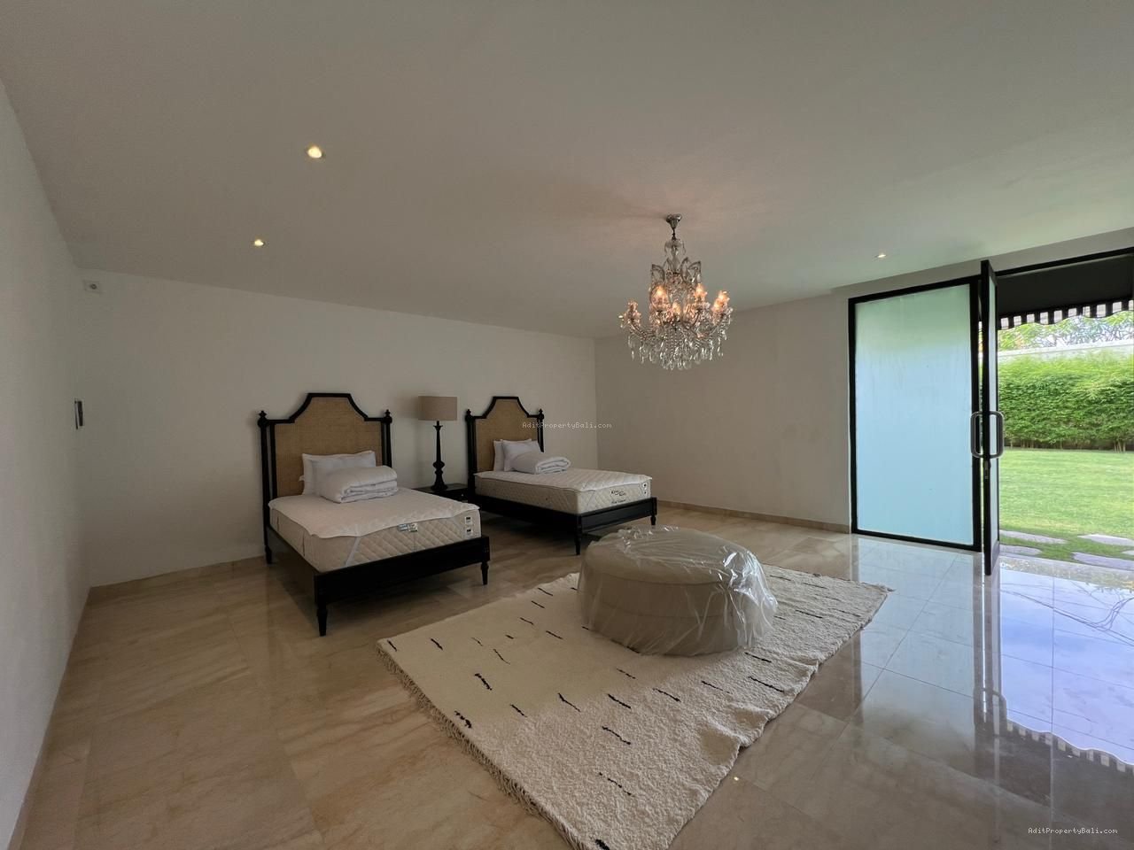 Villa luxury Batubelig seminyak bali