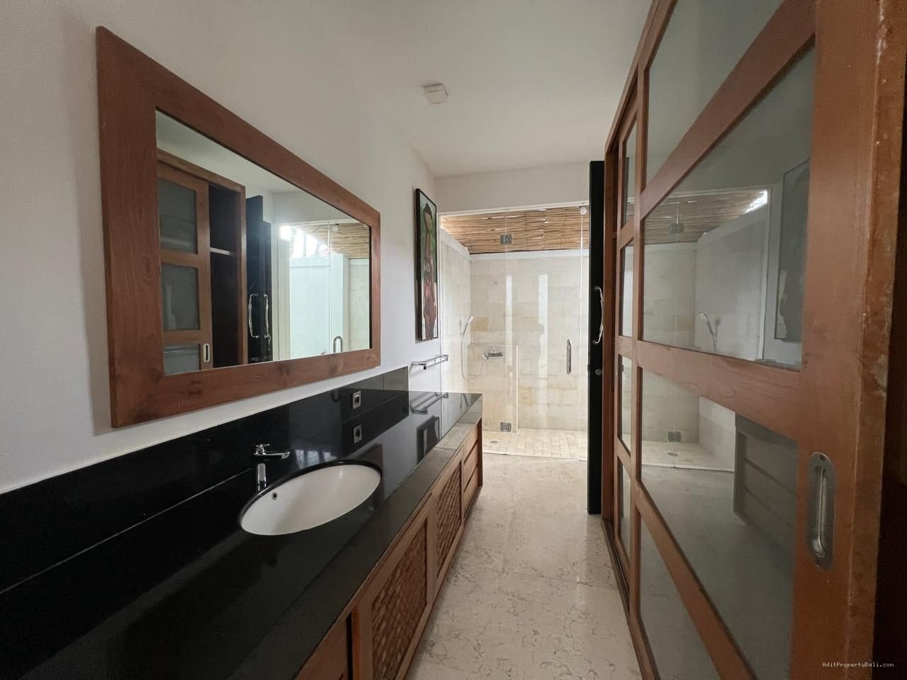 Villa luxury Batubelig seminyak bali