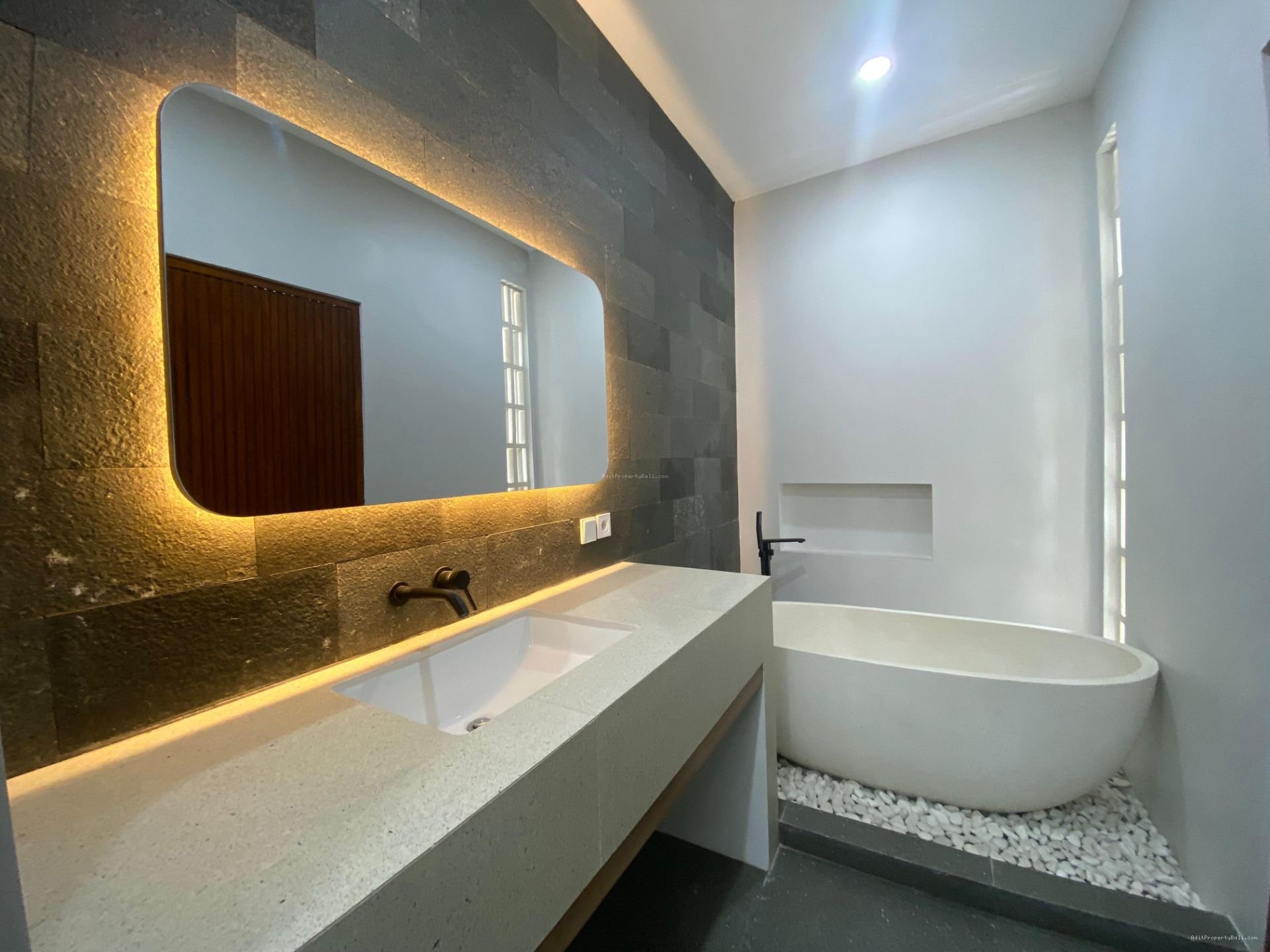 Villa mediteranian tumbak bayuh mengwi badung