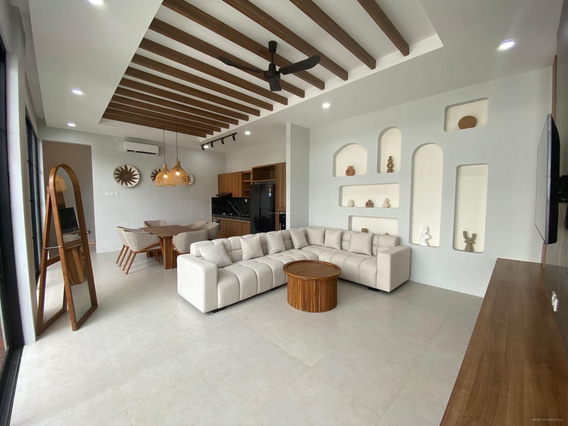 Villa mediteranian tumbak bayuh mengwi badung