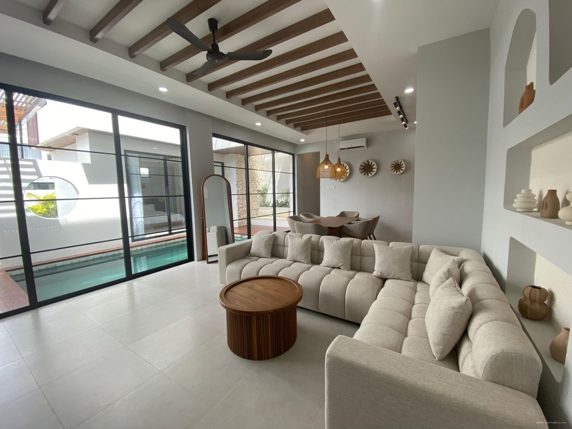 Villa mediteranian tumbak bayuh mengwi badung