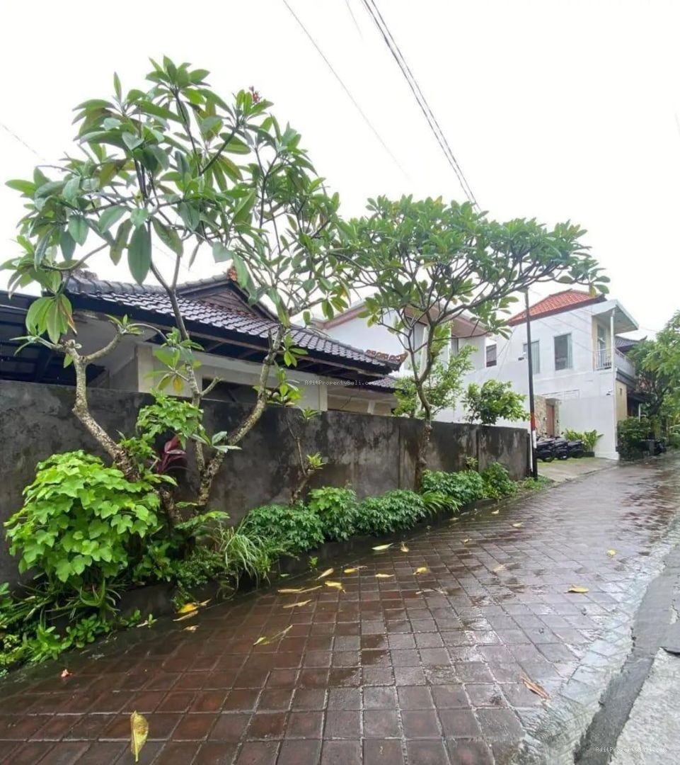 Tanah & Bangunan Berawa Canggu Badung Bali