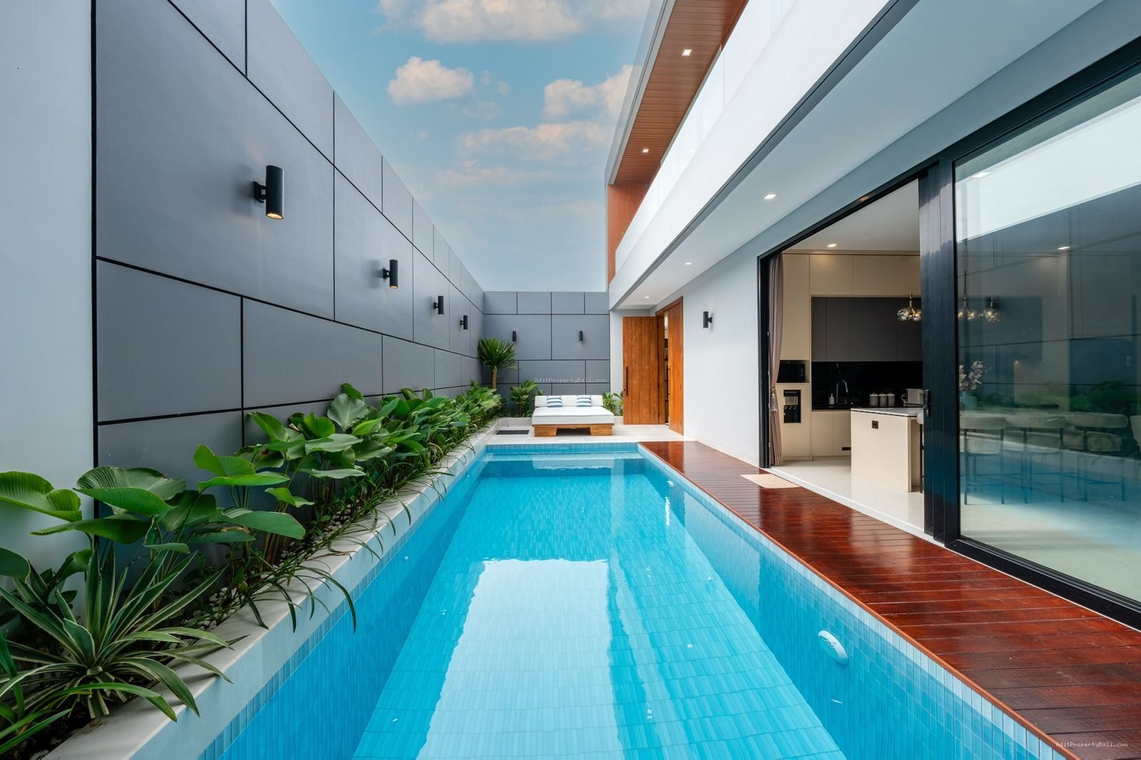 Villa Mewah Modern Minimalis Berawa Canggu Bali