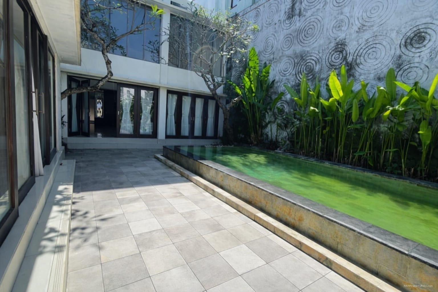 Rumah Semi Villa Tukad Badung Renon Denpasar Bali