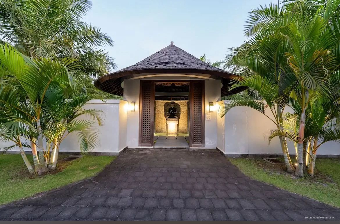 Villa Riverside Kaba Kaba Kediri Tabanan