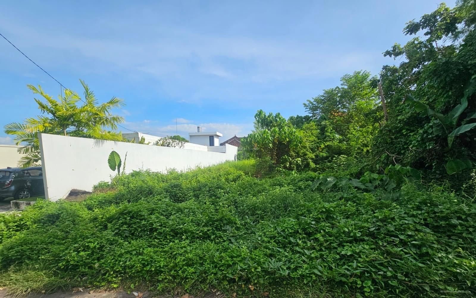 Tanah kuwum kerobokan