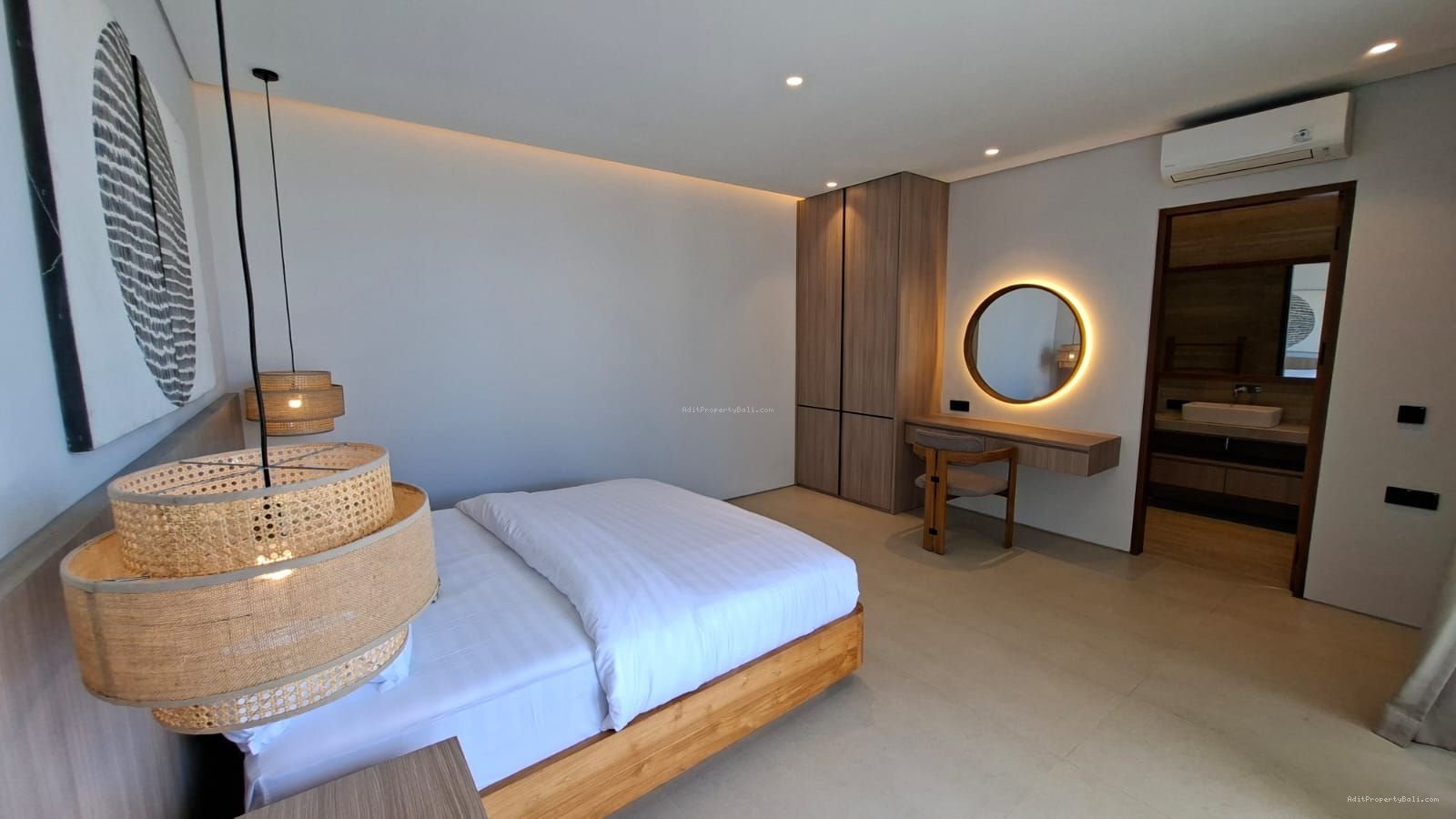 Villa baru Bale mansion kuta bali