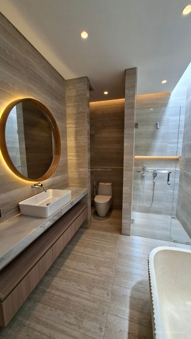 Villa baru Bale mansion kuta bali