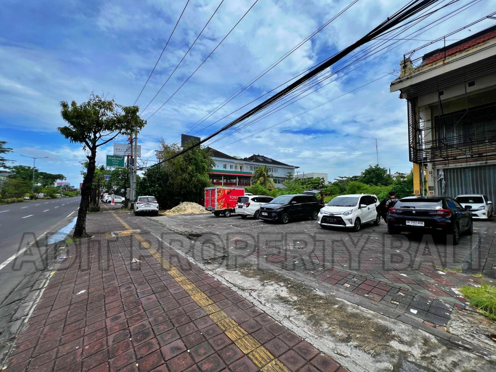 Tanah Raya Sunset Road Seminyak badung