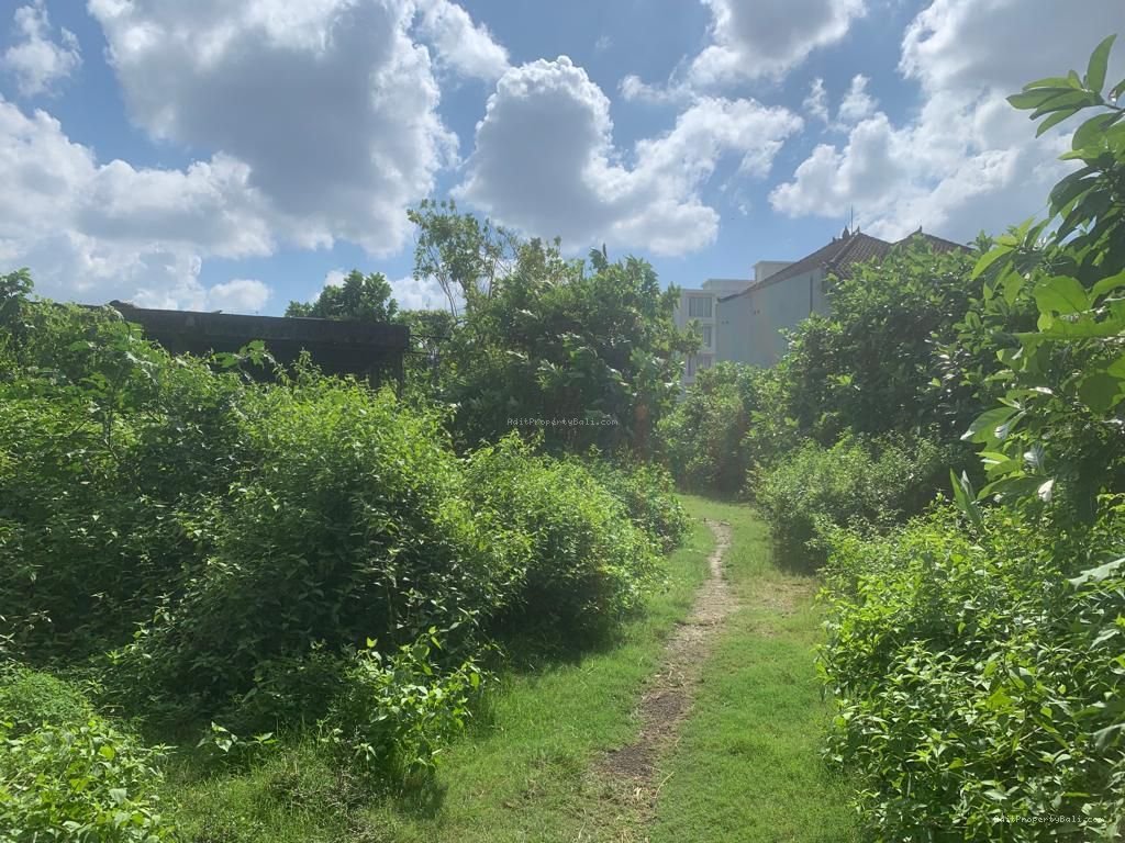 Tanah Premium Cendrawasih Petitenget Seminyak Badung