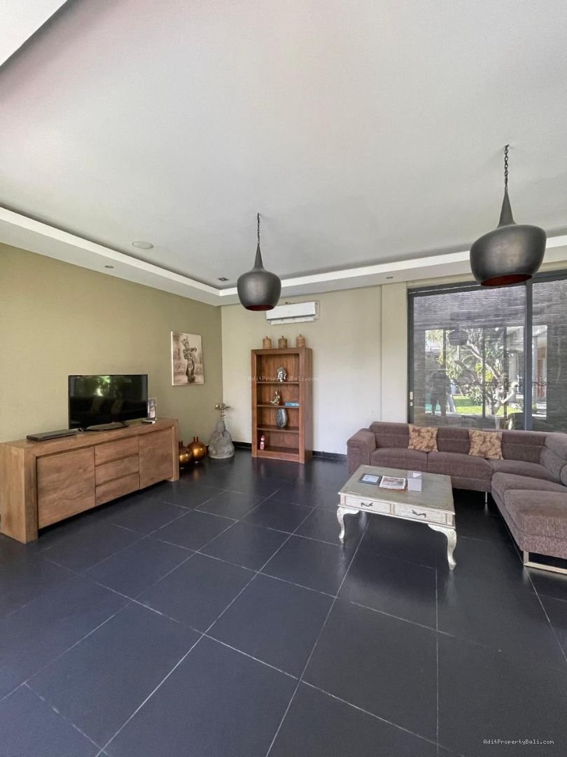 Villa Griya Mas Tumbak Bayuh Canggu Badung