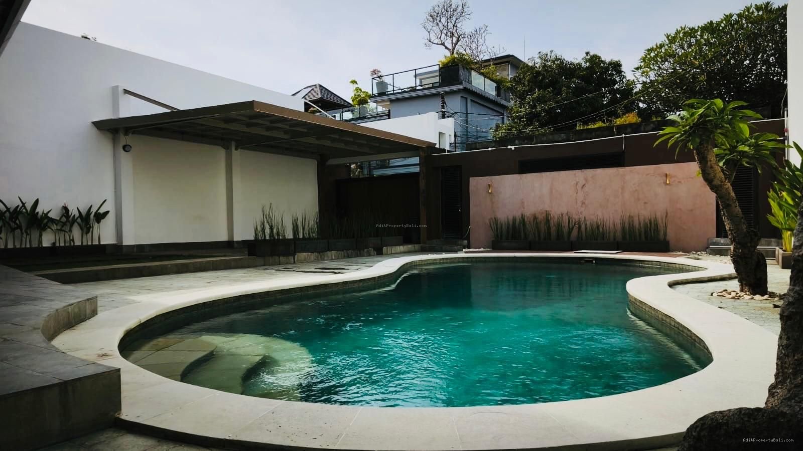 Villa Modern Taman Sari Kerobokan Badung